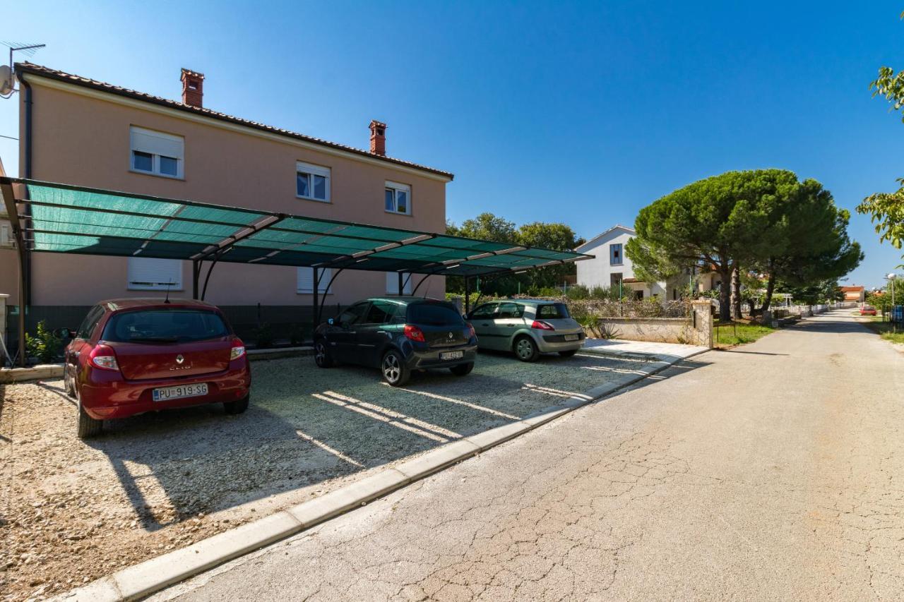 Apartments Kendel Fažana エクステリア 写真