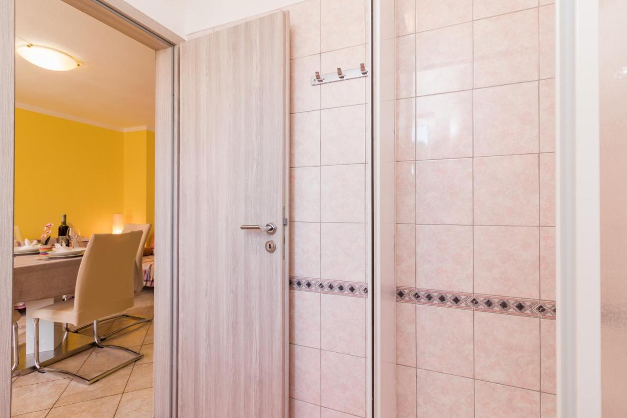 Apartments Kendel Fažana エクステリア 写真