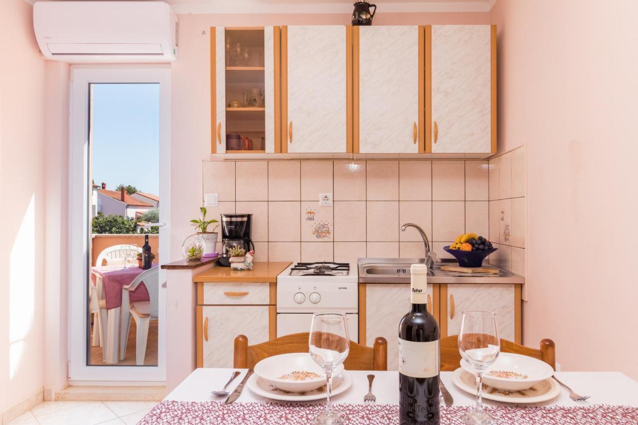 Apartments Kendel Fažana エクステリア 写真