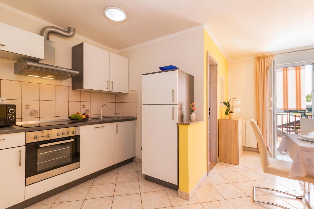 Apartments Kendel Fažana エクステリア 写真